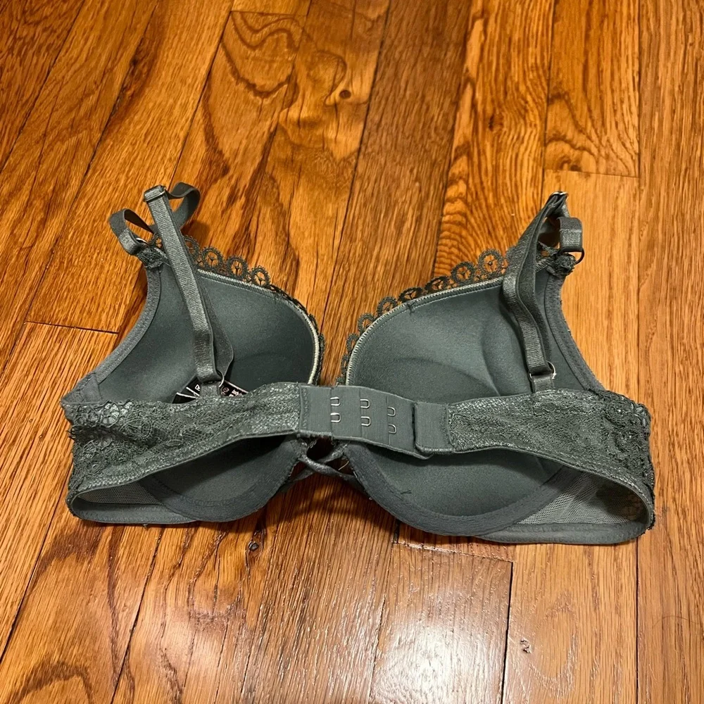 Green Lace Bombshell Bra - Picture 3 of 5